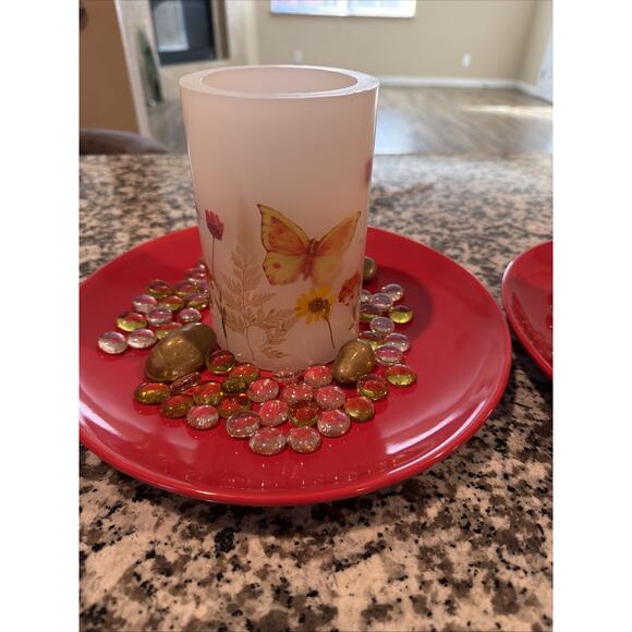 Pair Of Flickering Flameless Candle D4 x H6, Butterfly Battery Operated - Picture 3 of 10